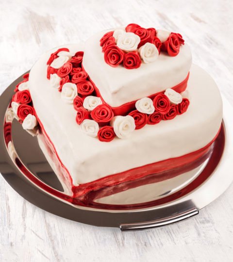 designer strawberry 2 tier cake