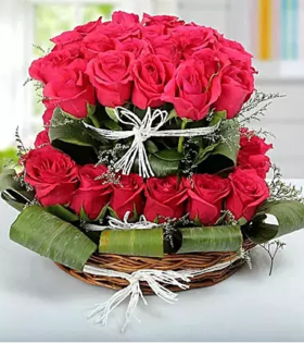 send-valentine-rose-basket-to-madapur-hyderabad